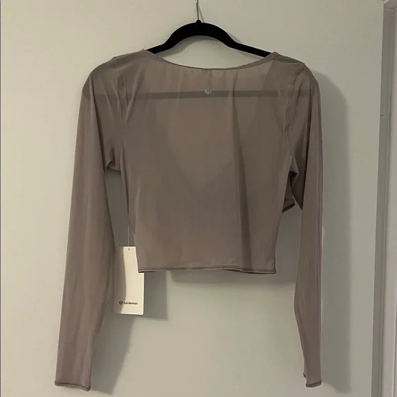 Lululemon Athletica Sheer Gray Crop Top - Picture 3 of 4